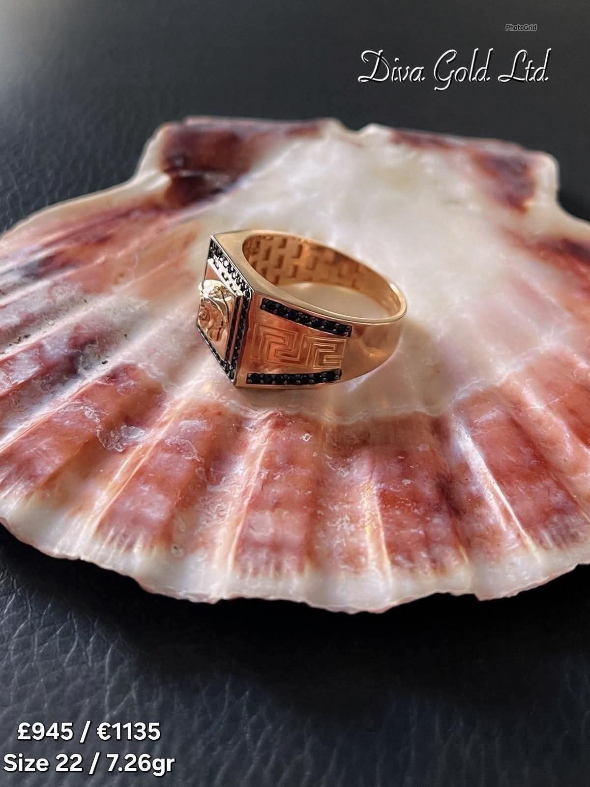 Men's gold 585 ring with black zircon stones. Size 22
