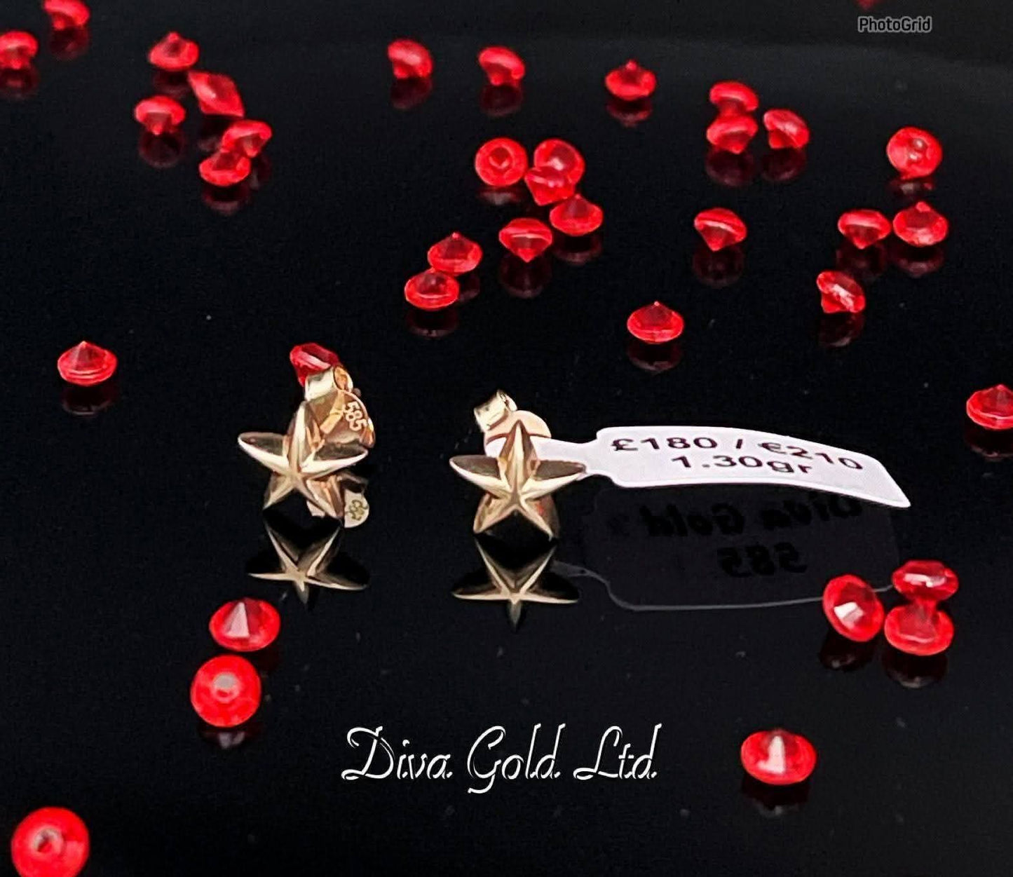 Stud star gold earrings.