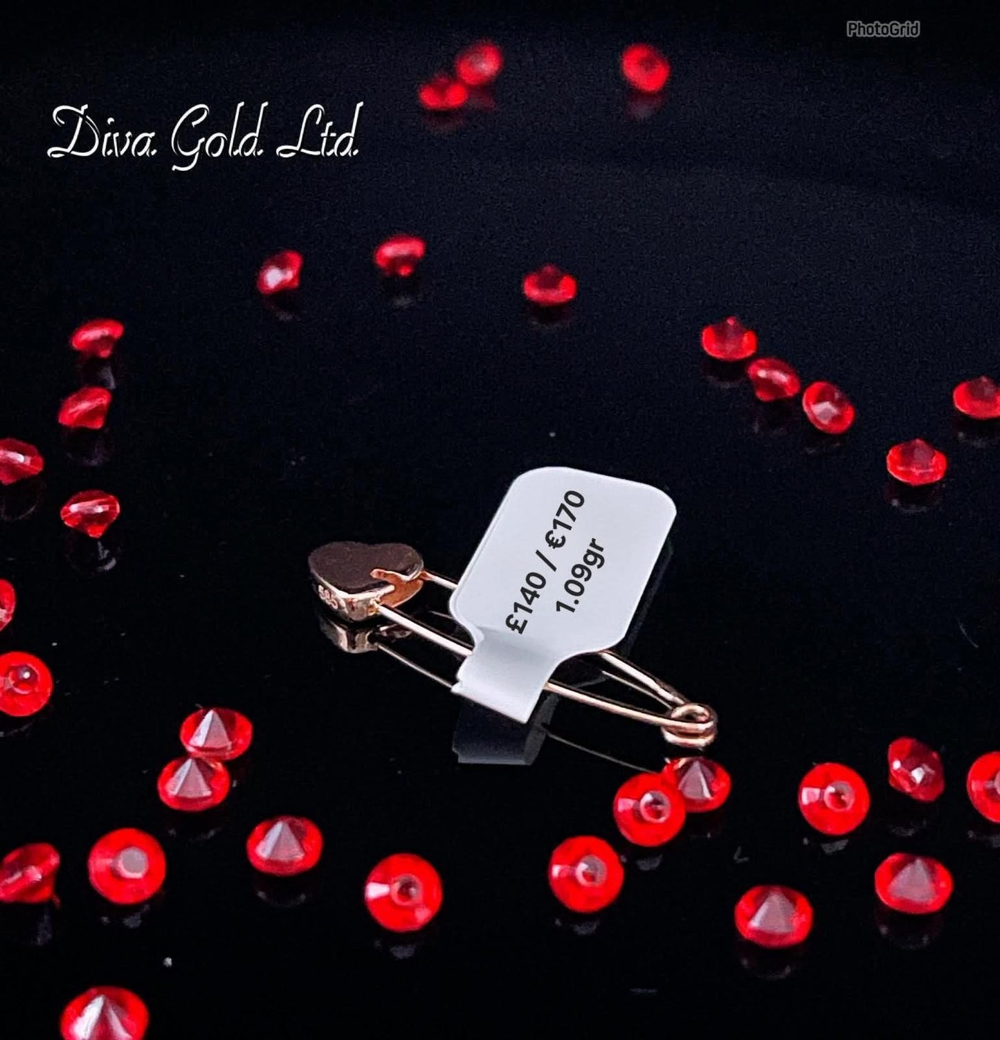 Gold brooch. 1.09gr