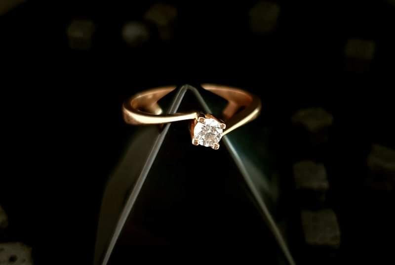Gold 585 rings size 17