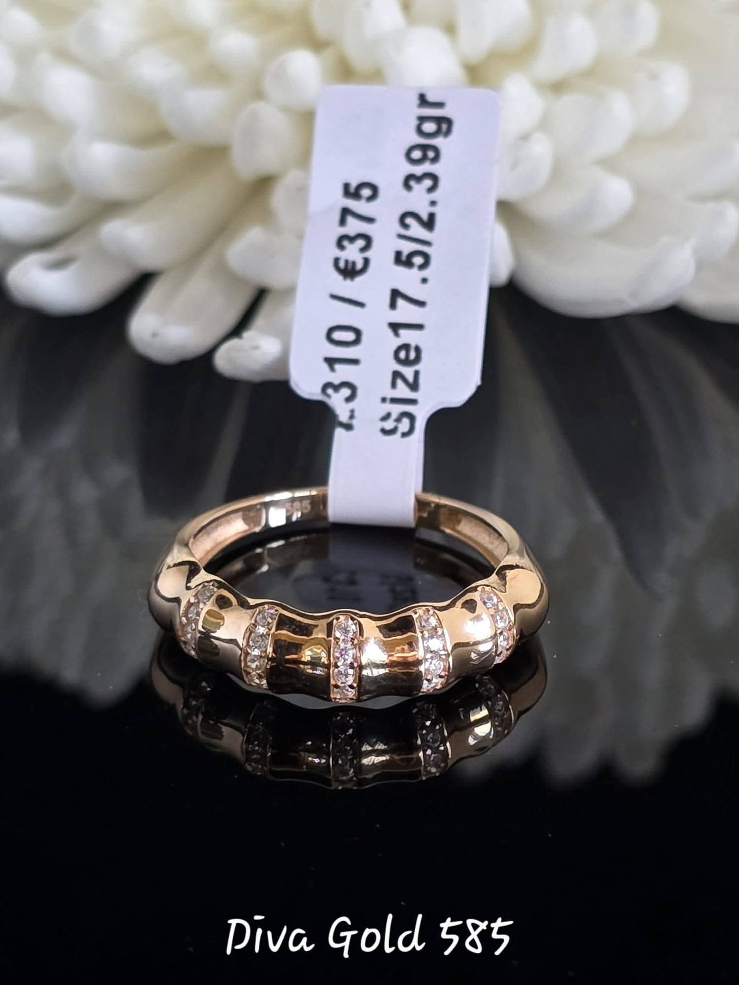 Gold women ring / white zircon stones. Size 17.5