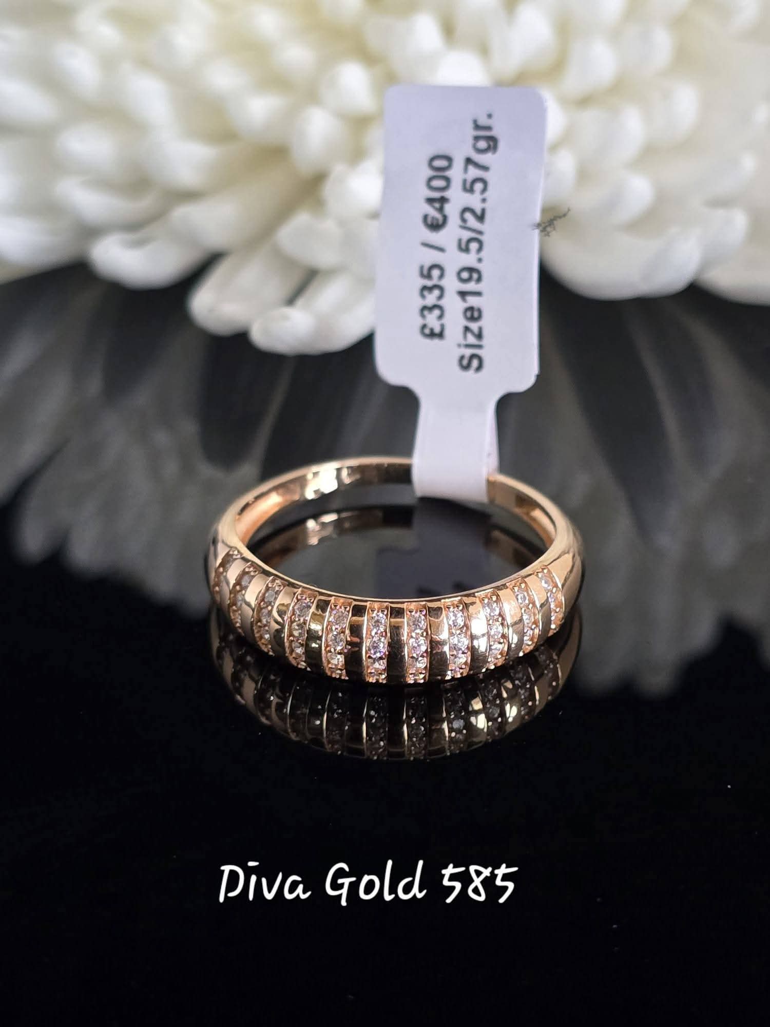 Gold women Ring with white zircon stones. Size 19.5