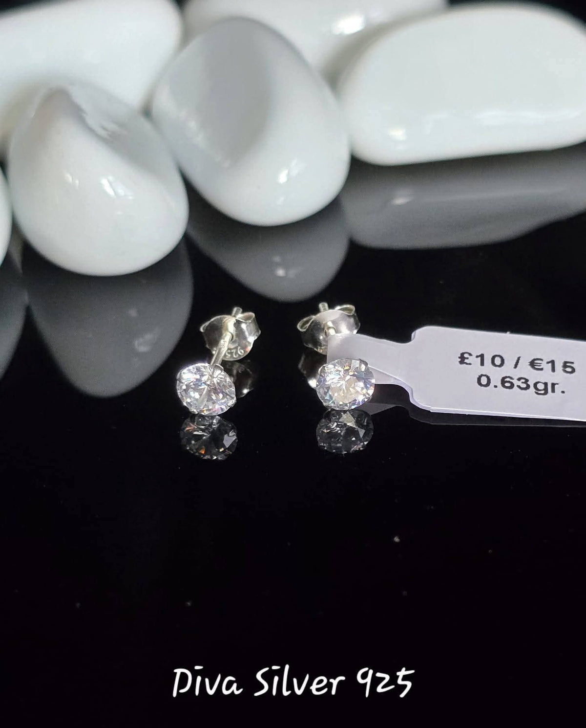 Sterling Silver Small Simple Women Stud Earrings