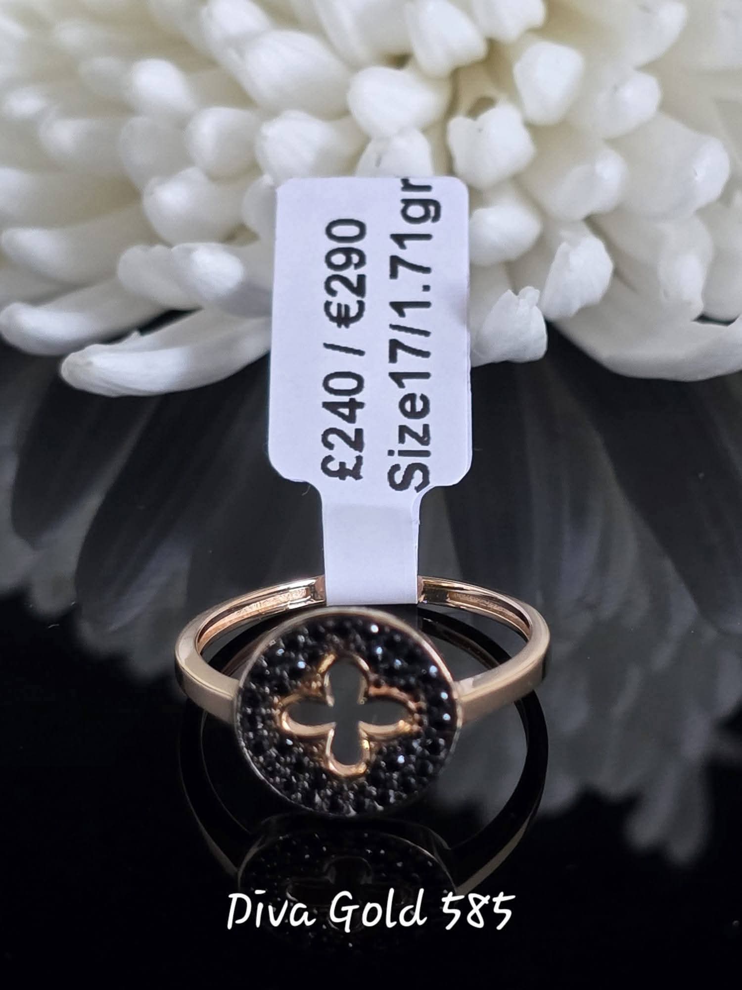 Gold women ring / black zircon stones. Size 17