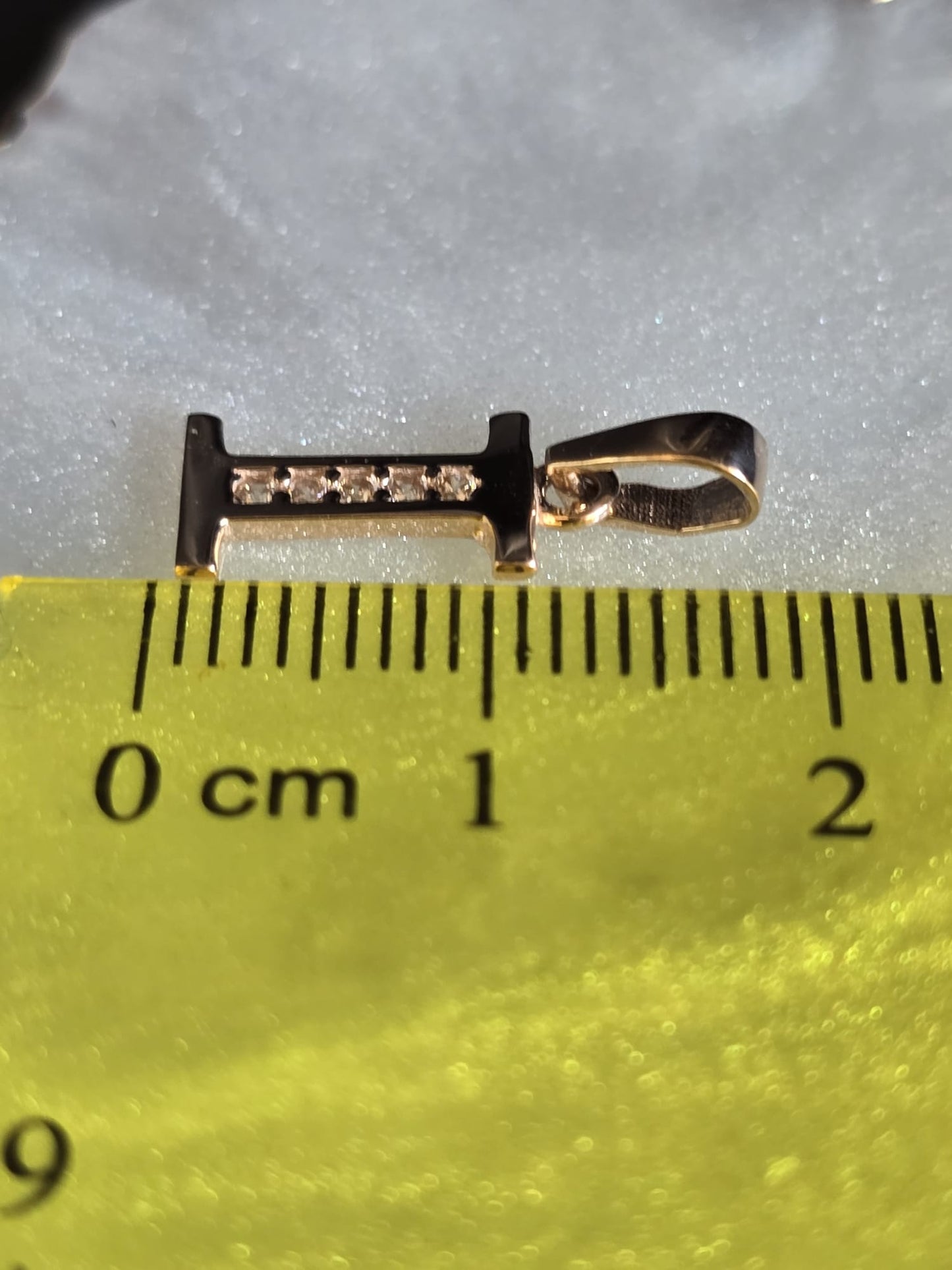 585 Gold Letter I