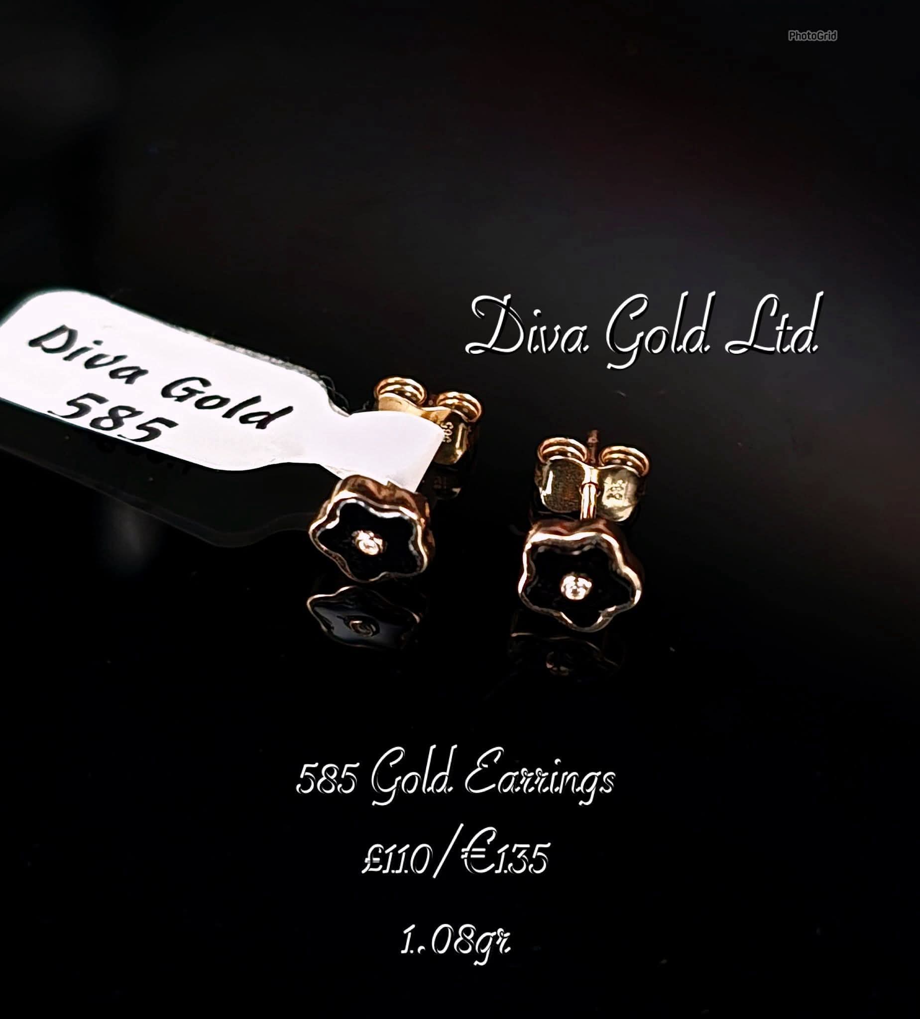 Gold 585 studs earrings.