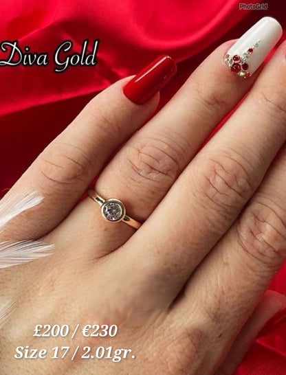 Gold ring. Size 17