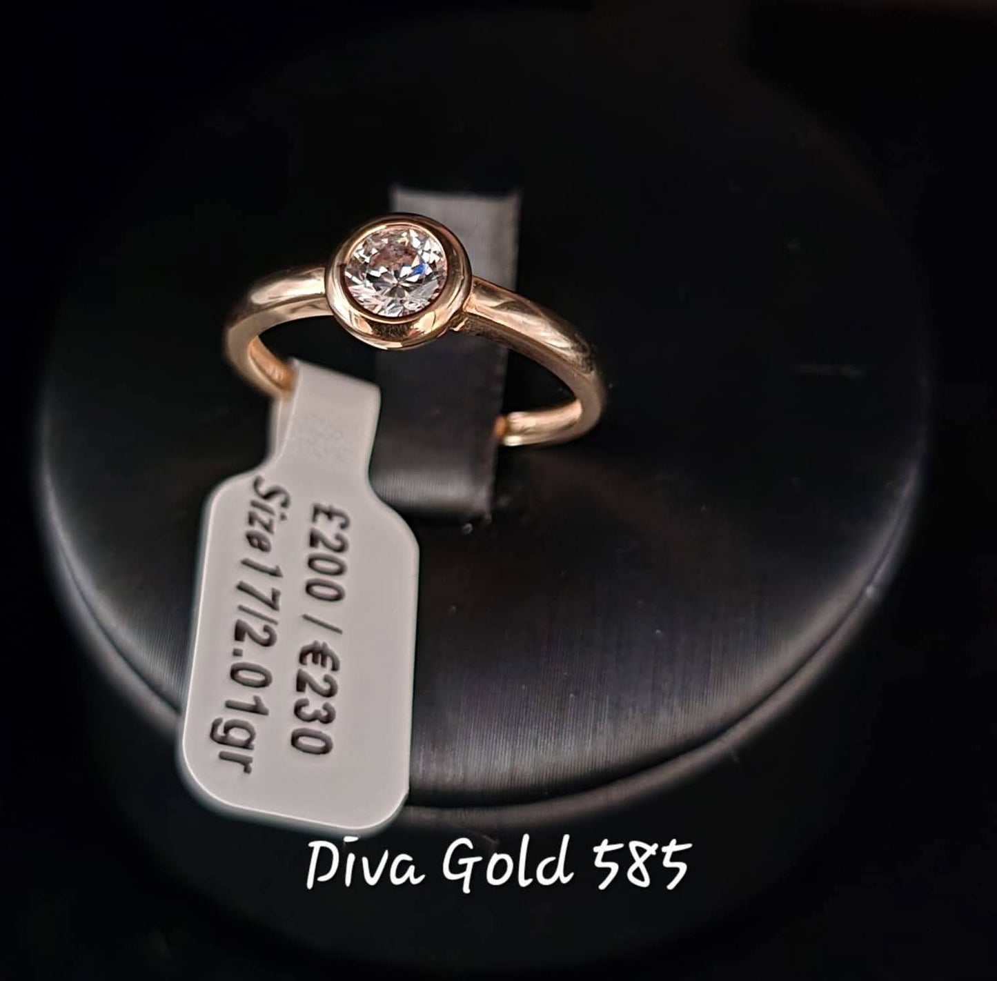 Gold ring. Size 17