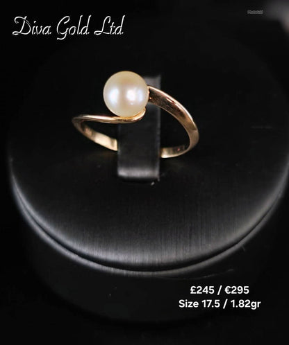 Gold women Ring.Size 17.5