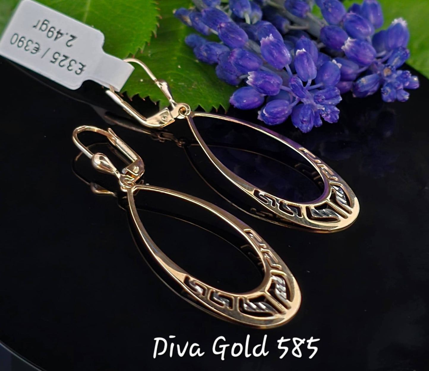 585 Gold earrings. 2.49gr