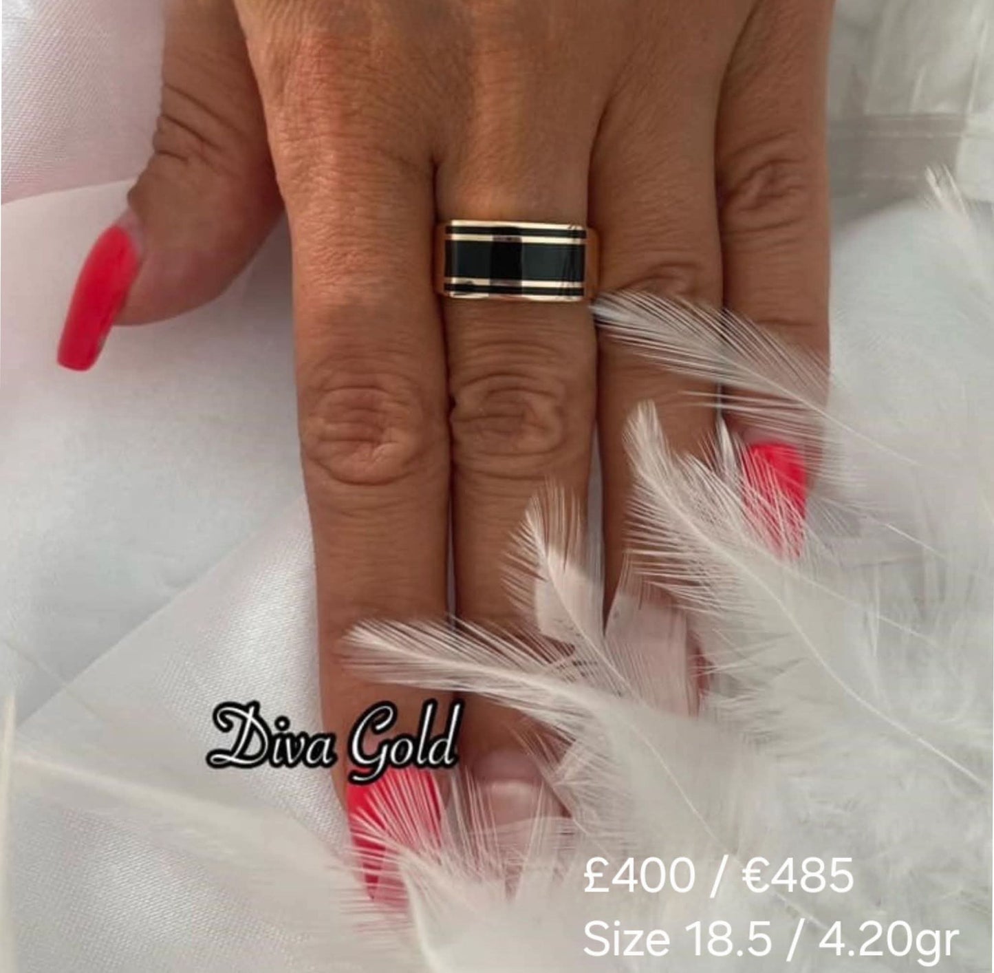 Gold unisex ring. Size 18.5