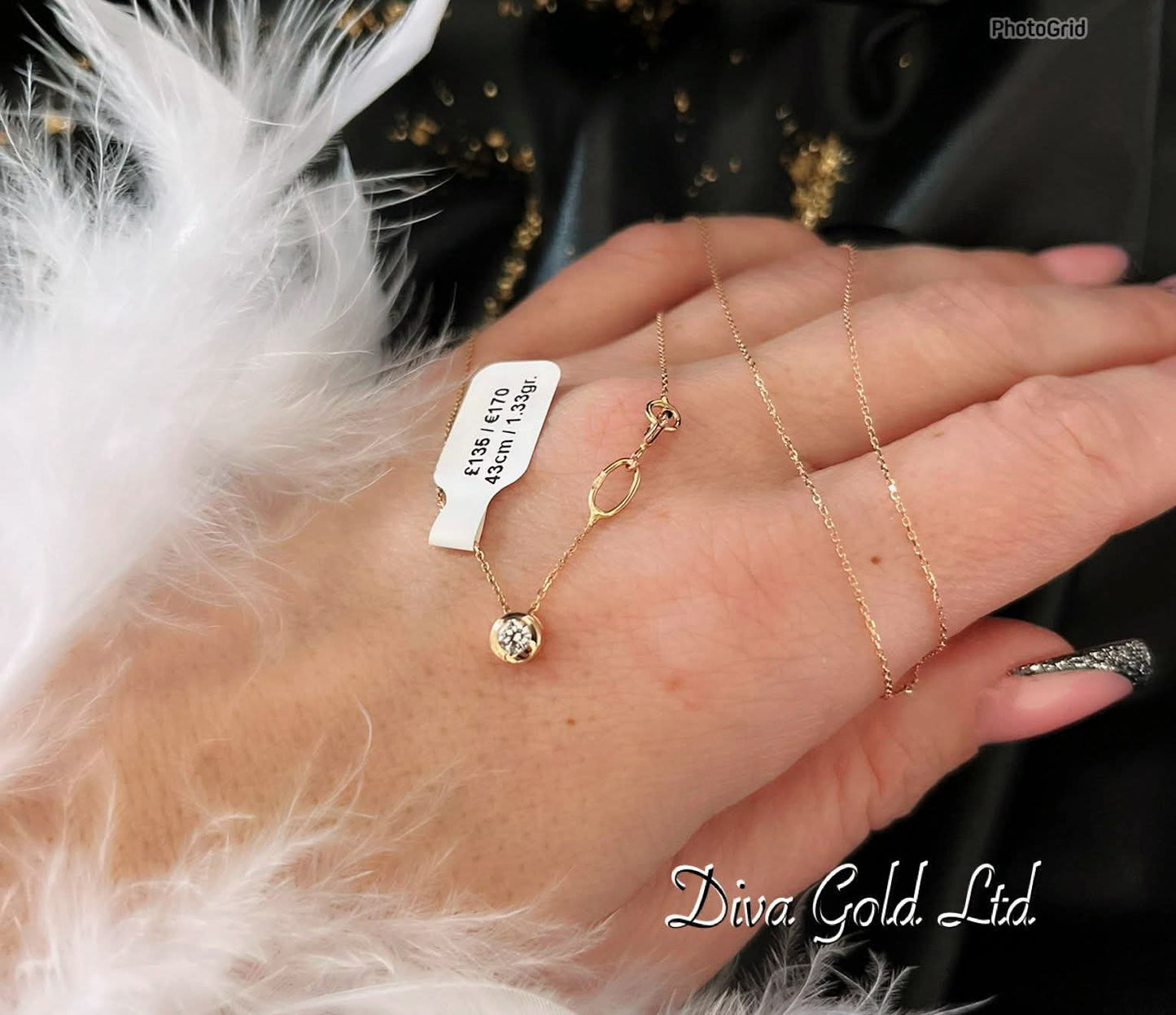 Gold chain with white zircon stone. 43cm