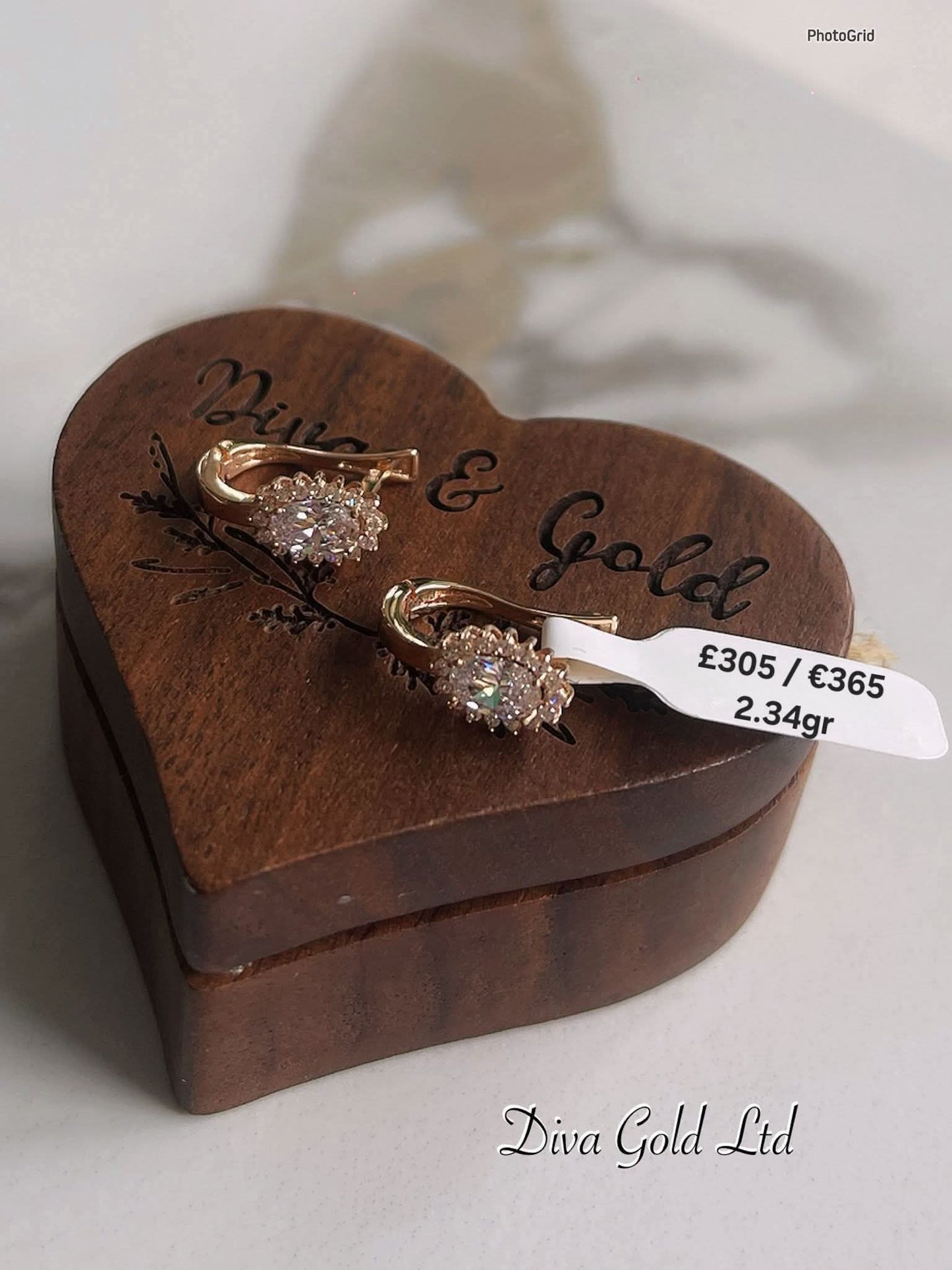 585 Gold earrings. 2.34gr