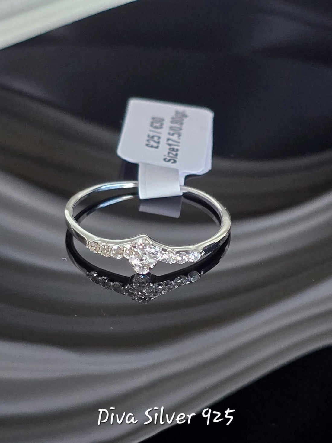Sterling Silver Shining Zircone Stones Ring