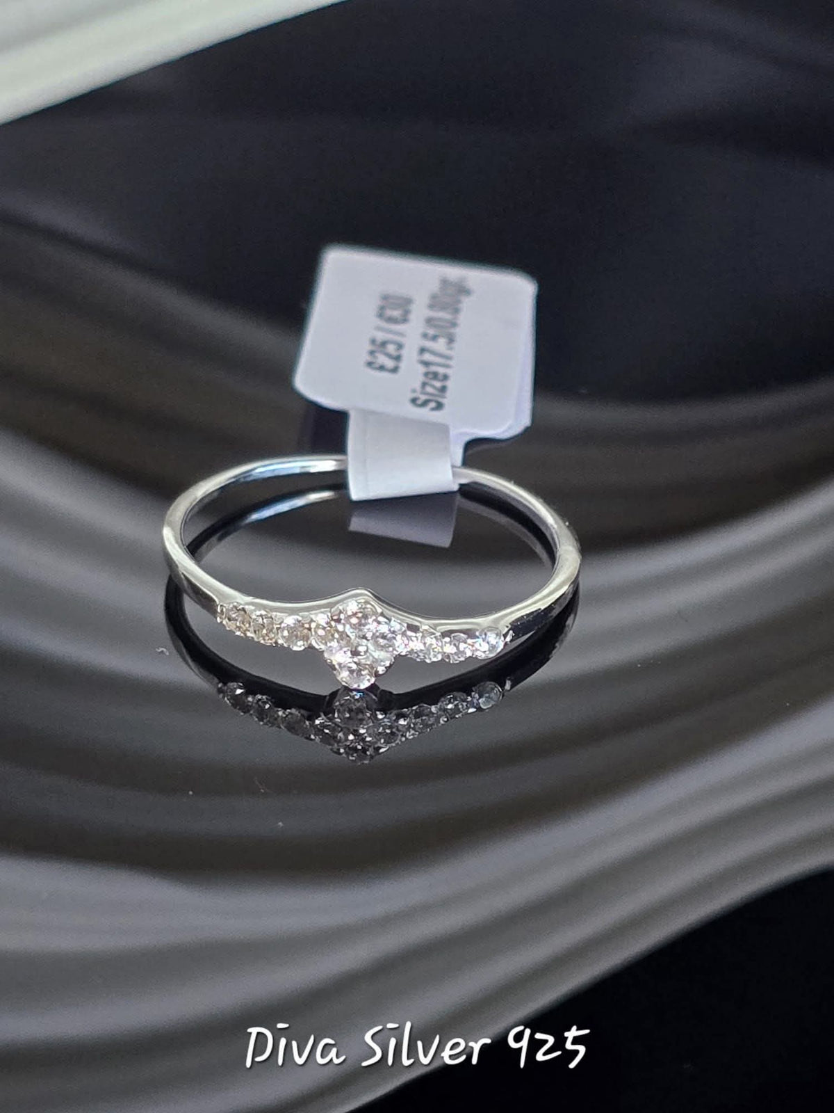 Sterling Silver Shining Zircone Stones Ring