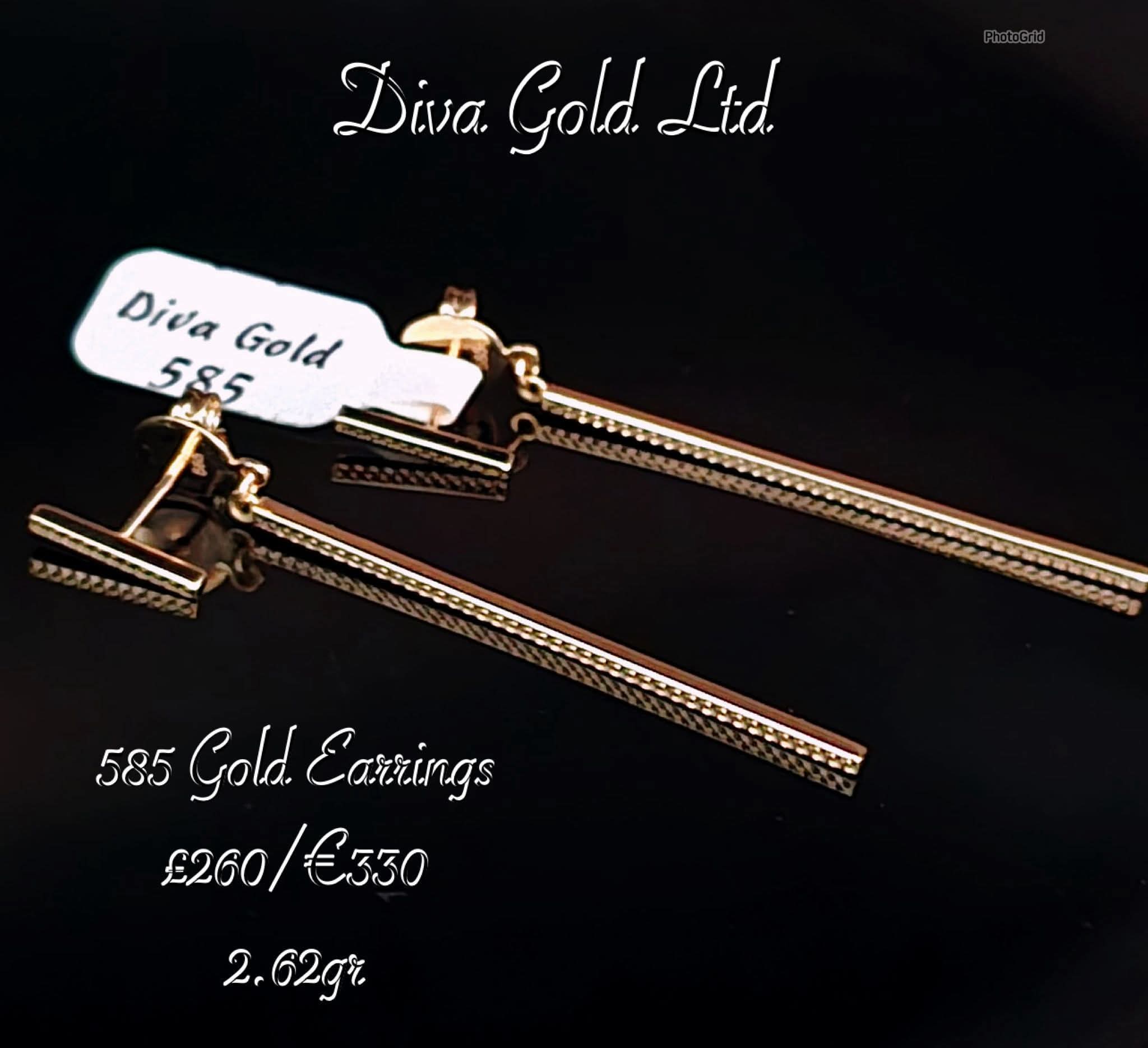 Gold 585 studs earrings.