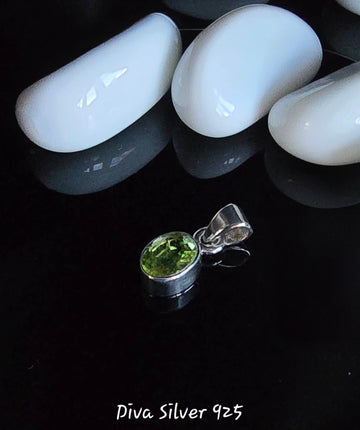 925 Sterling Oval Green Pendant