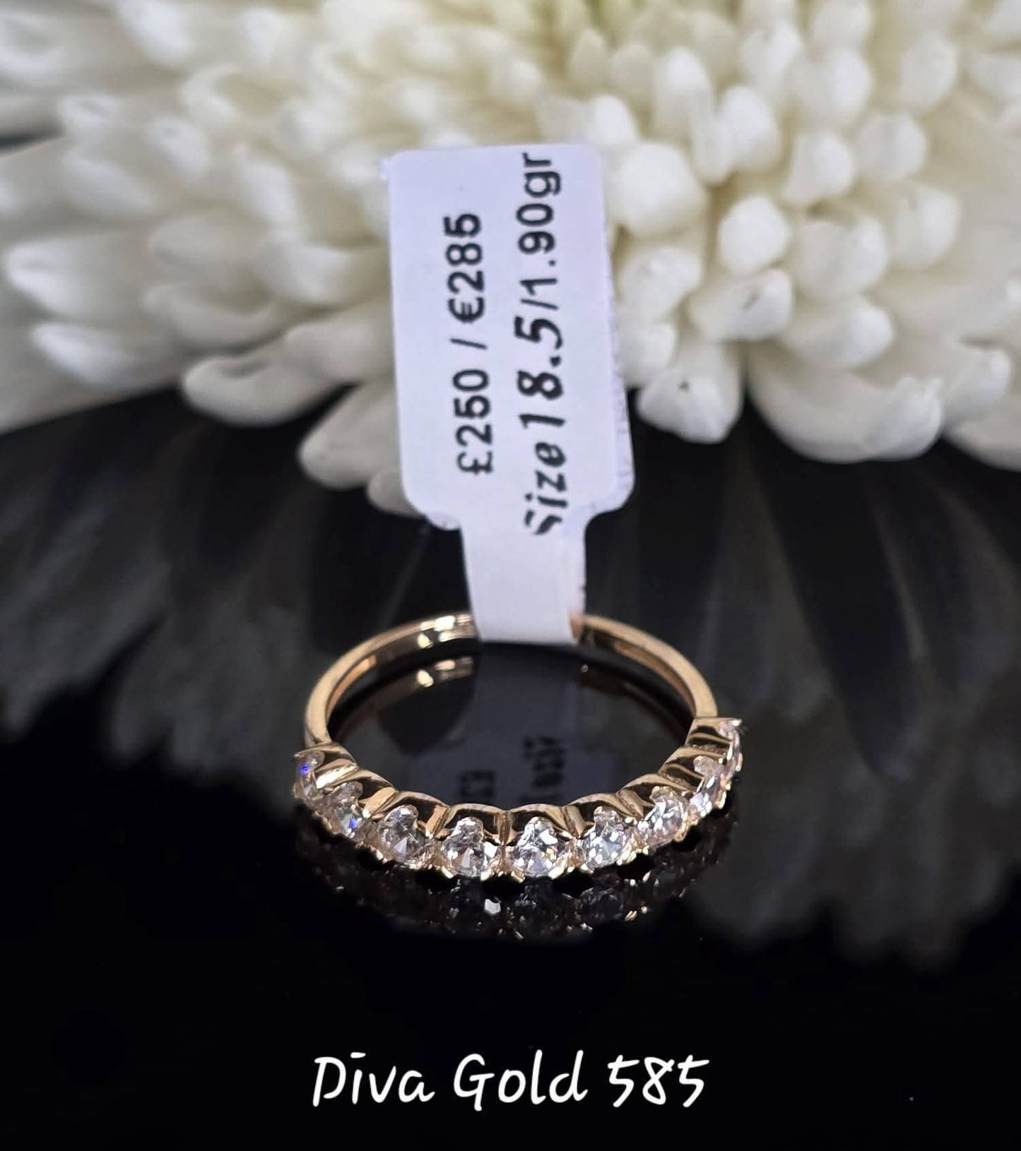 Gold women Ring with white zircon stones. Size 18.5