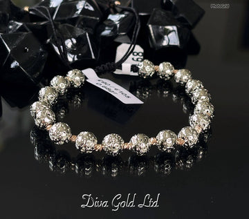 Thread bracelet with 585 gold details. 0.68gram