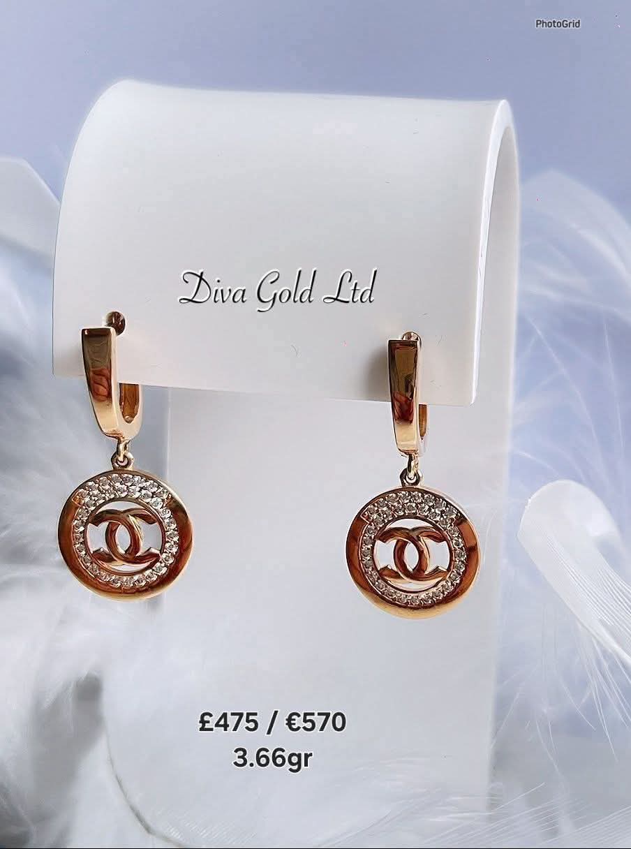 585 Gold chanel earrings. 3.66gr