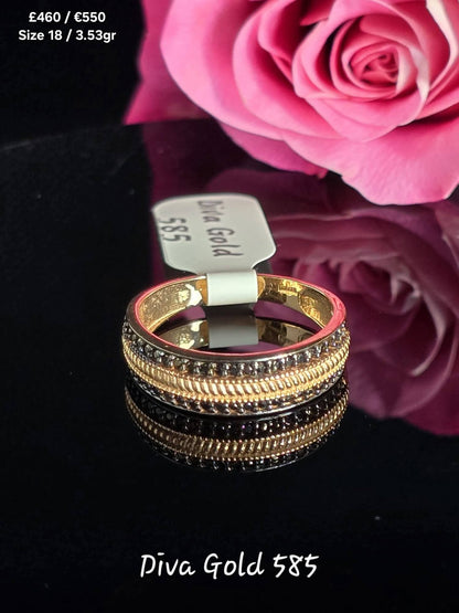 Gold women ring with black zircon stones. Size 18