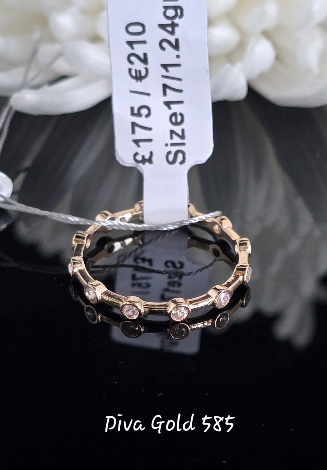 Gold women ring.Size 17