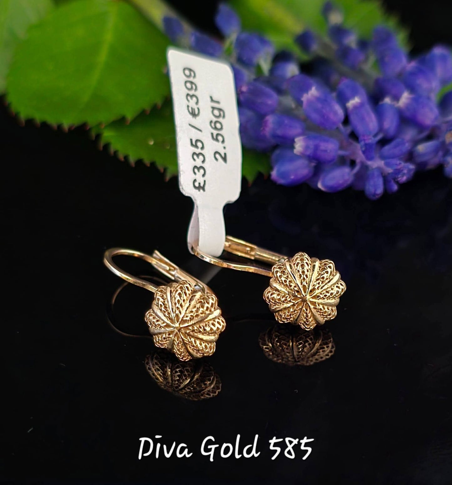 585 Gold earrings. 2.56gr