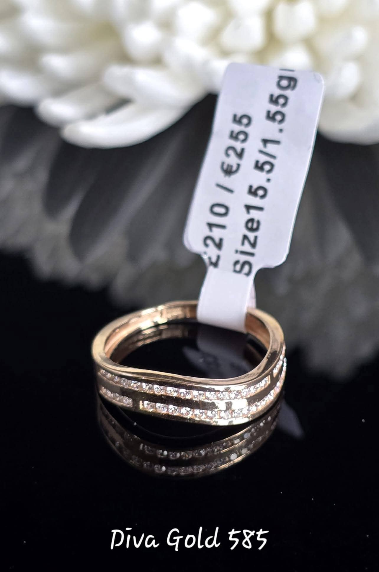 Gold women ring.Size 15.5