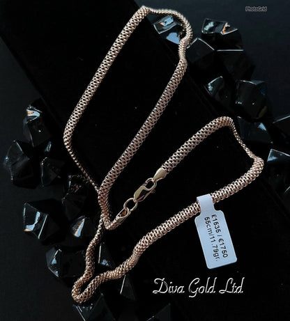 585 Gold chain 55cm. 11.79gr