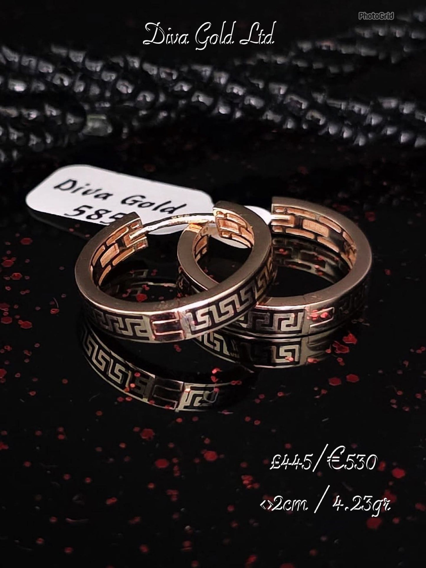 Gold 585 hoop earrings.