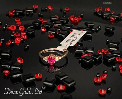 Gold women ring. Pink&white zircon stones.Size 16.5