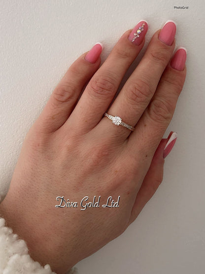 Gold women Ring with white zircon stones. Size 19.5