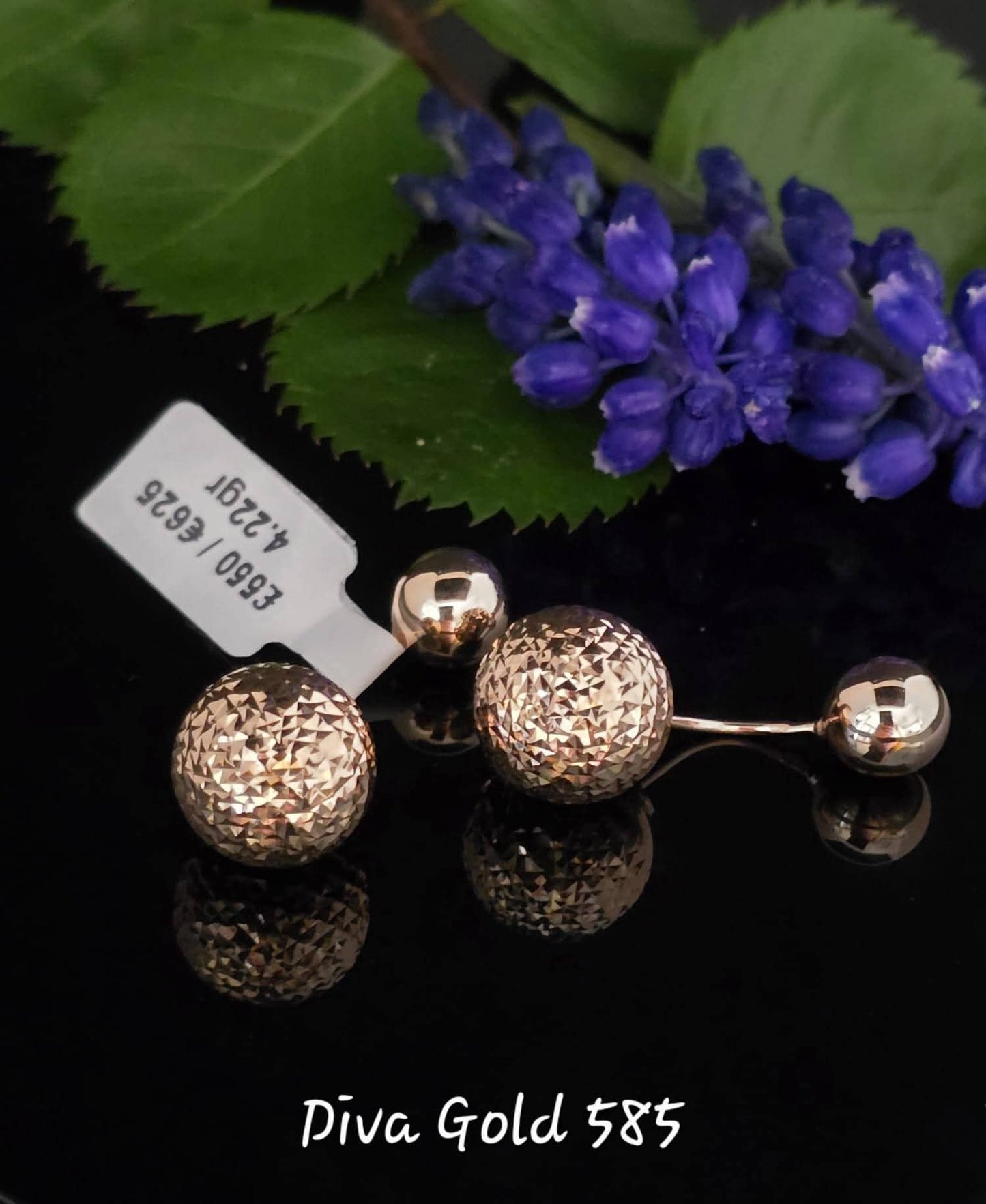 585 Gold earrings. 4.22gr