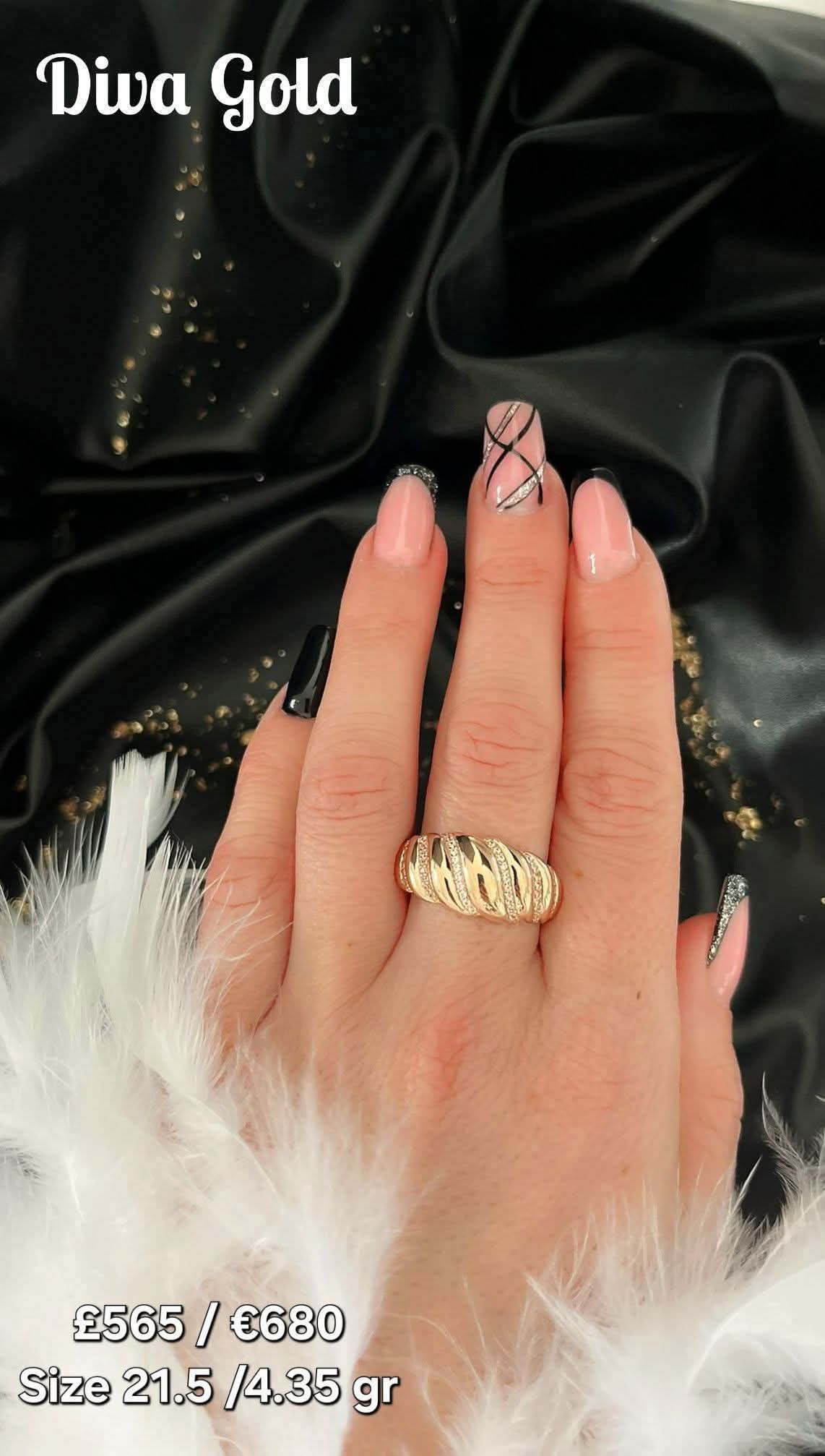 Gold women Ring with zircon stones. Size 21.5