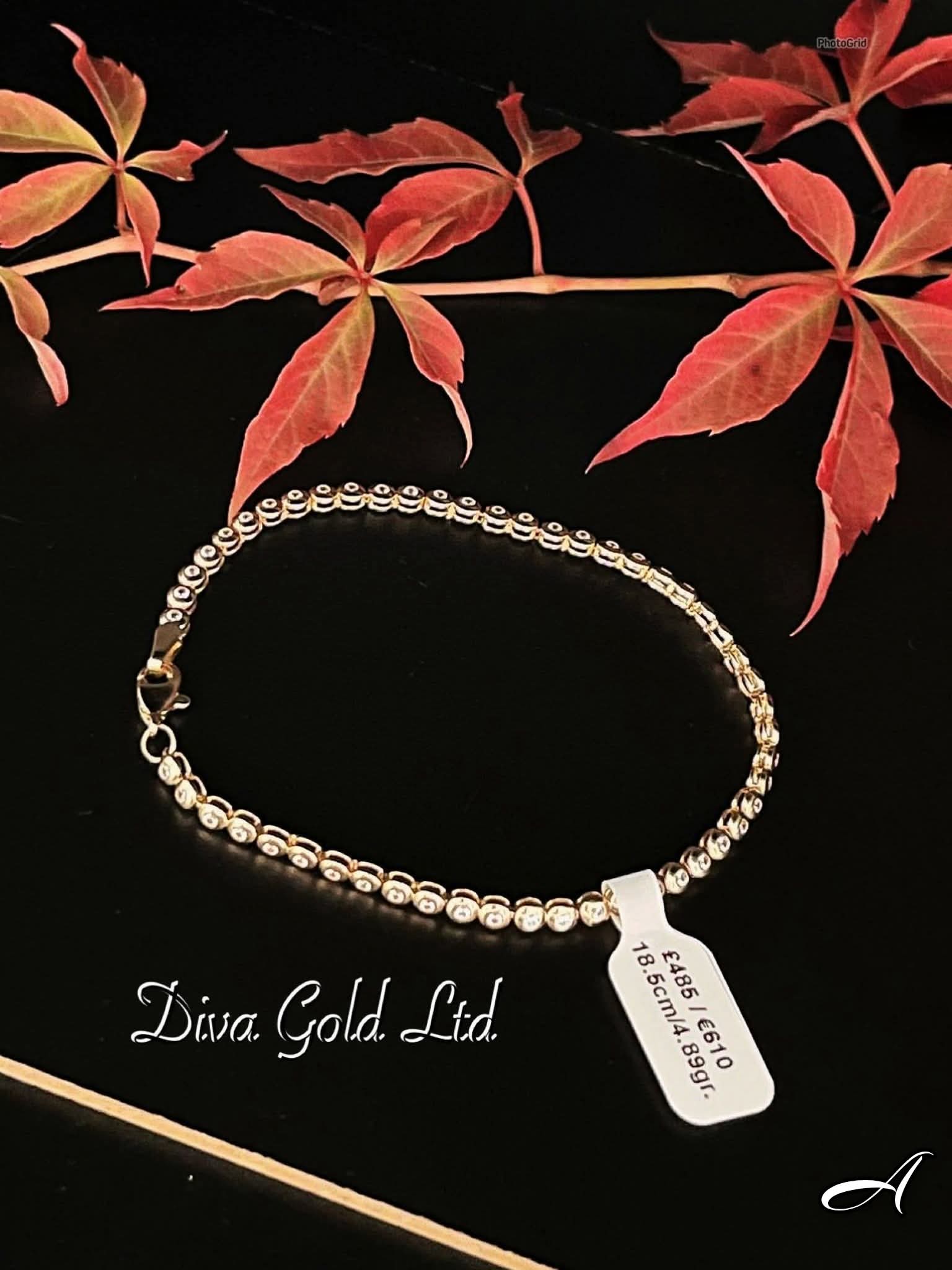 Gold bracelet with white zircon stones. 18.5cm