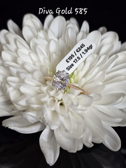 Gold ring. Size 17.5