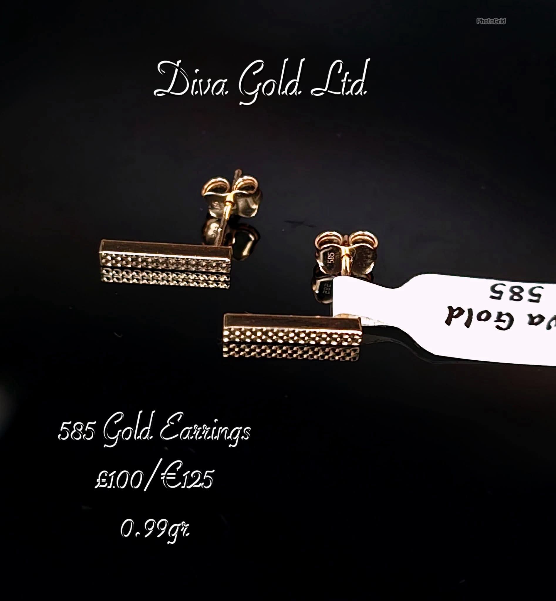 Gold 585 studs earrings.