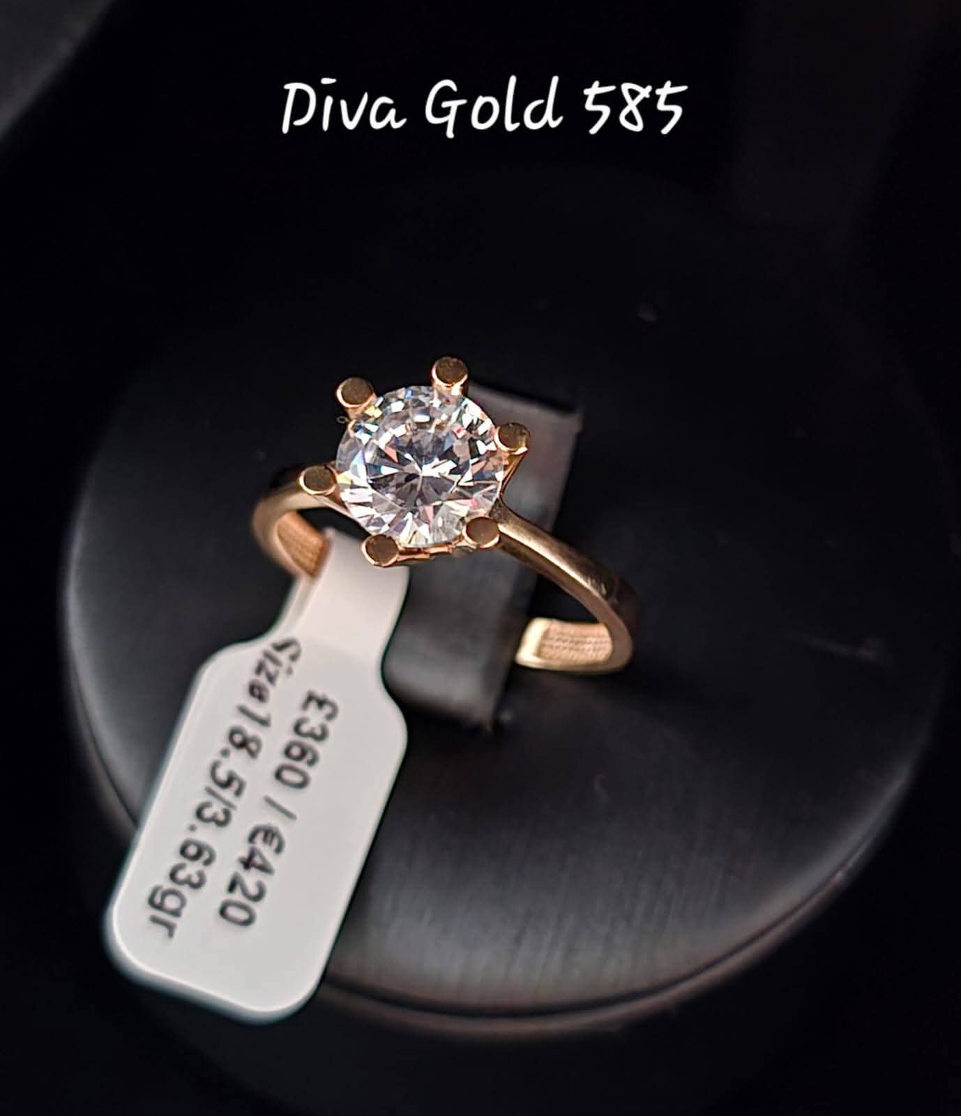 Gold ring. Size 18.5