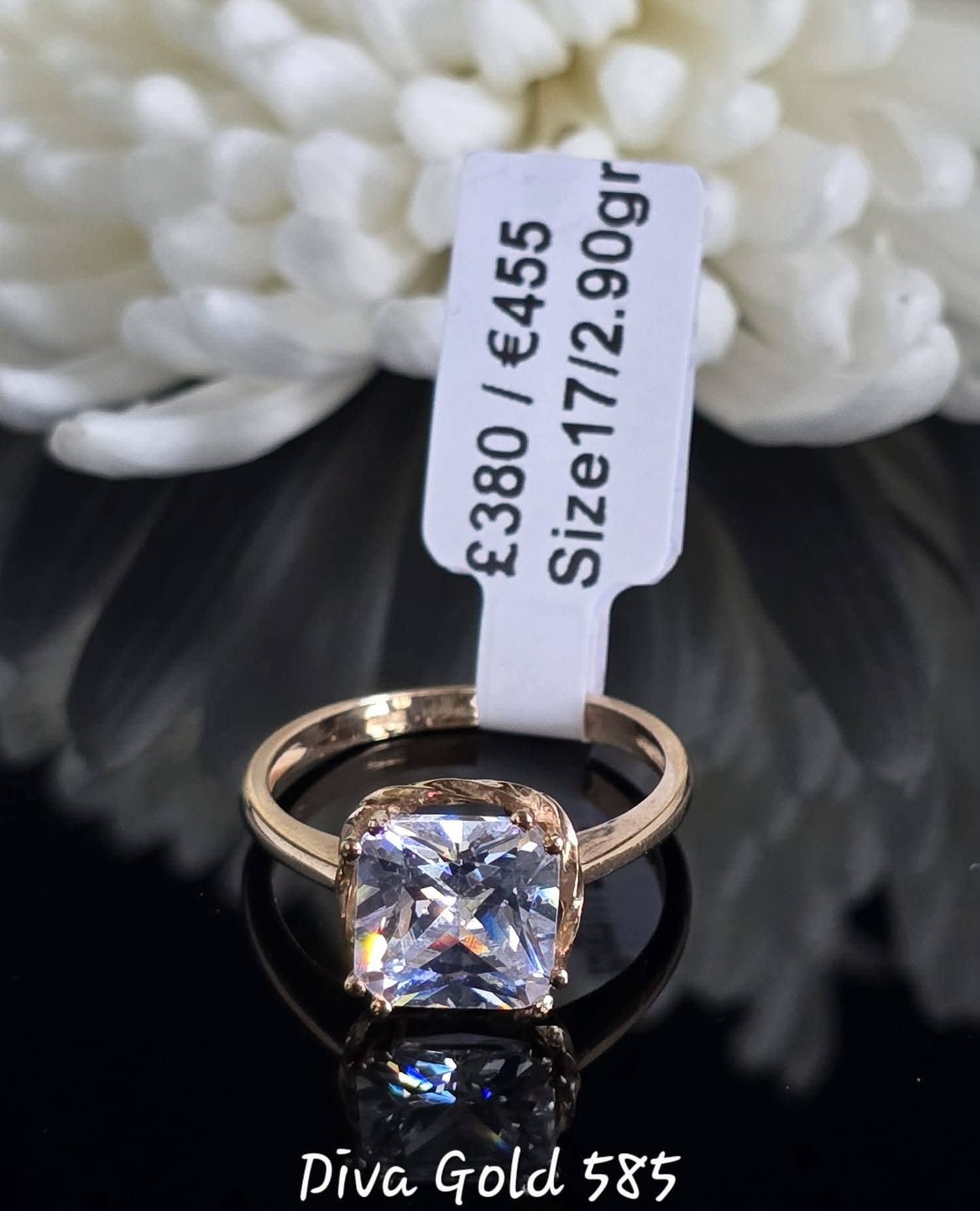 Gold women ring.Size 17