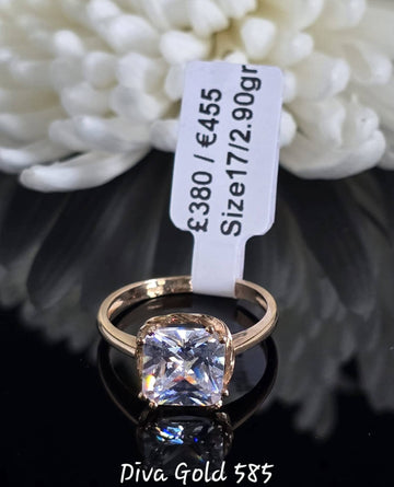 Gold women ring.Size 17
