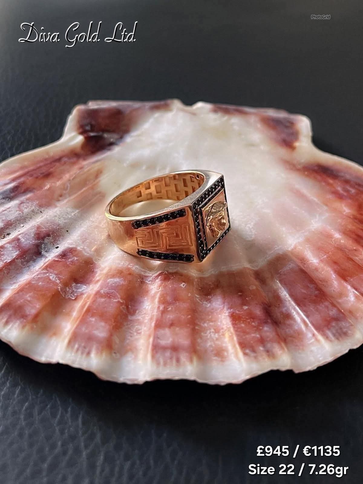 Men's gold 585 ring with black zircon stones. Size 22