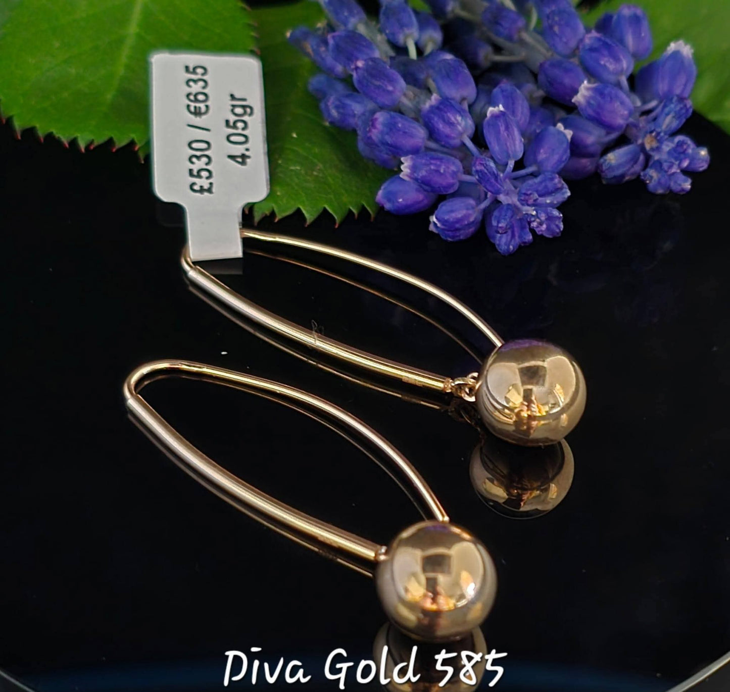 585 Gold earrings. 4.05gr