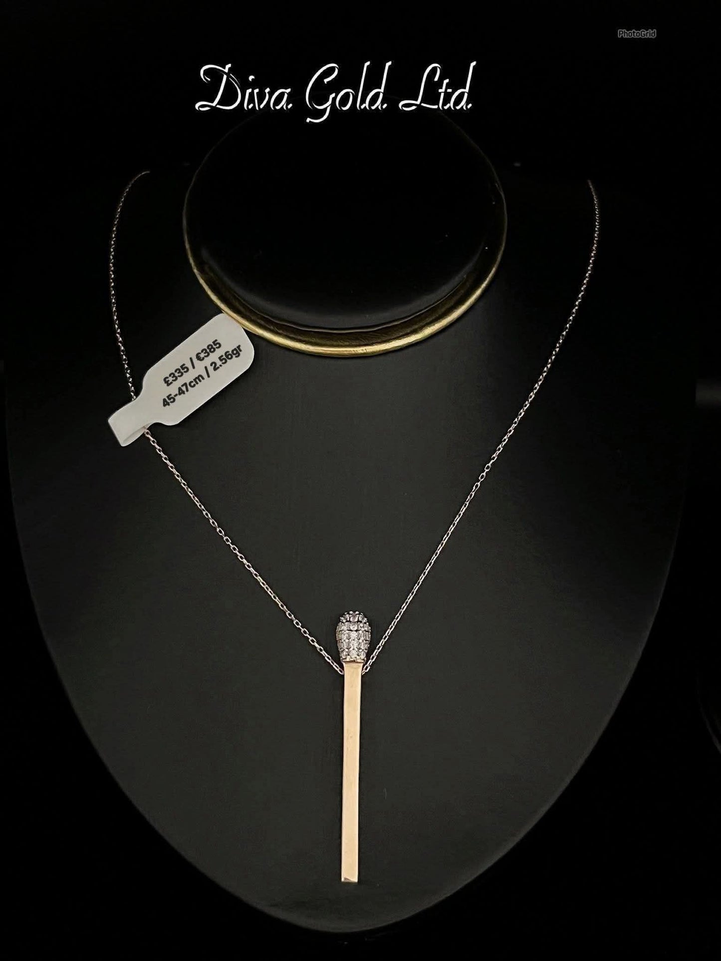 Gold Chain with pendant. 45-47cm
