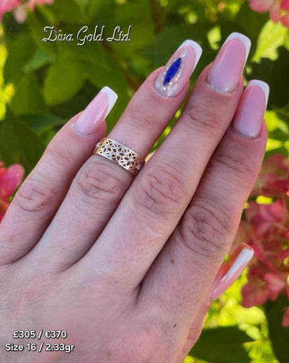 Gold women ring / White zircon stones. Size 16