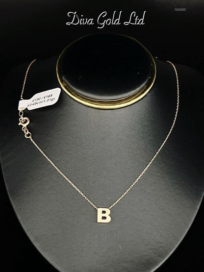Gold chain with letter B pendant. 43-45cm