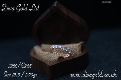 Gold women Ring with white zircon stones. Size 18.5