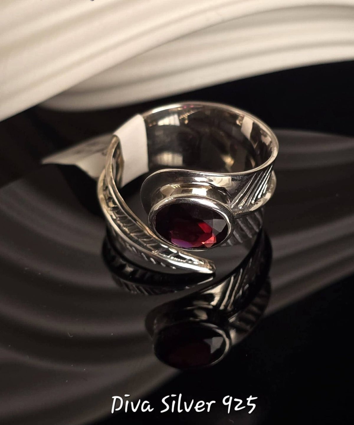 Sterling Silver Beautiful Scrolled Leaf Ring