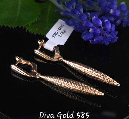 585 Gold earrings. 2.75gr