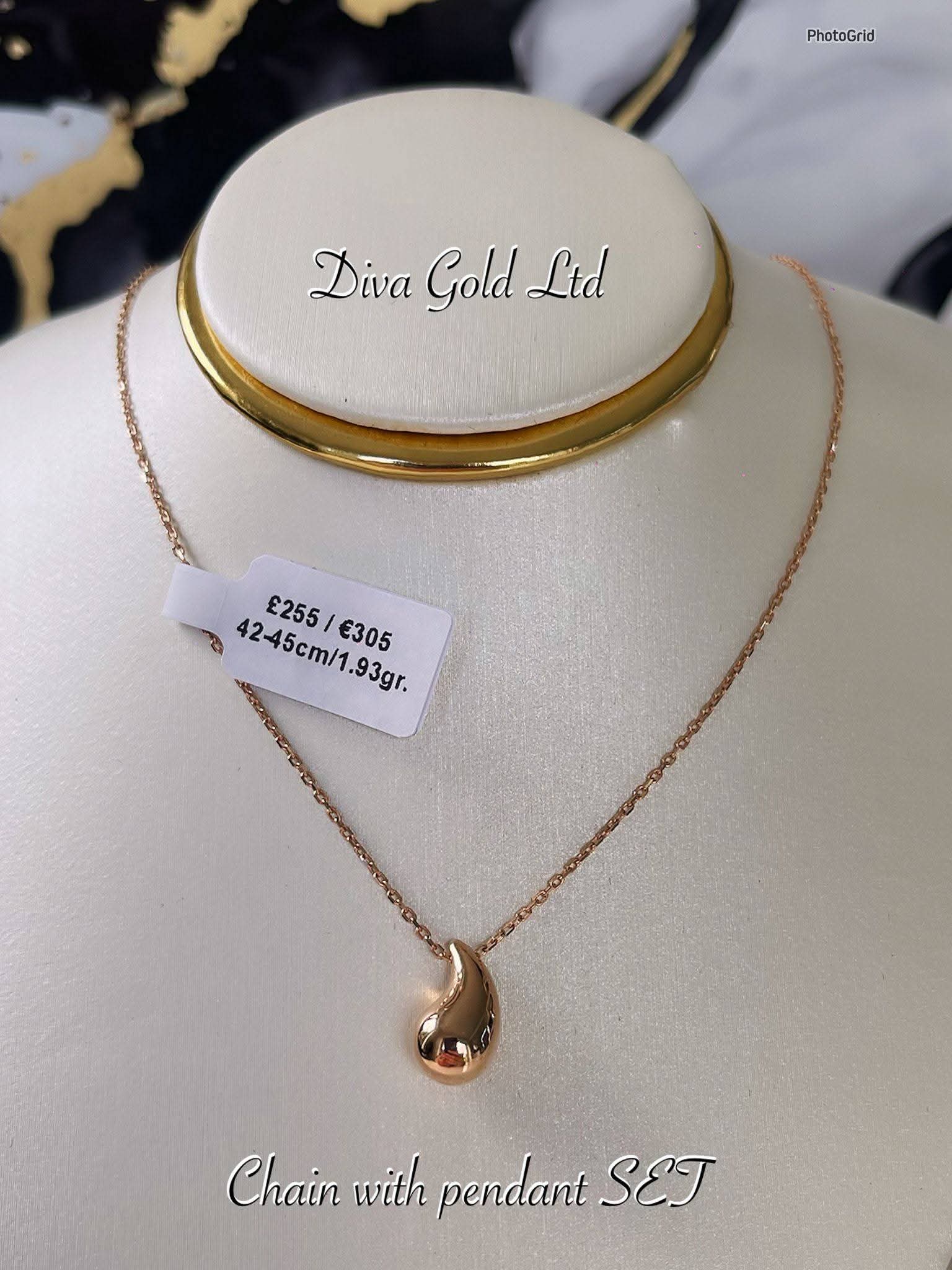 Gold Chain with white clover pendant. 41-43cm