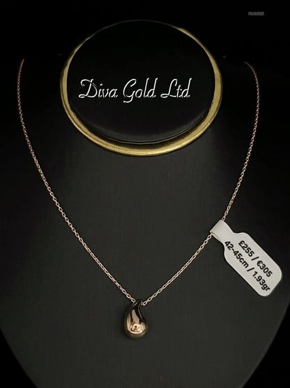 Gold Chain with white clover pendant. 41-43cm